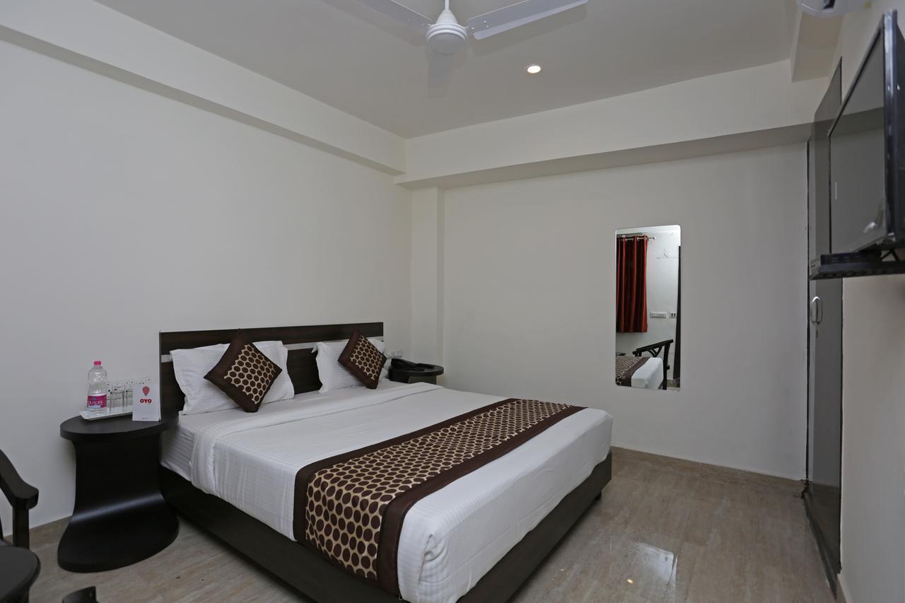 Airport Hotel Green Heights New Delhi Bagian luar foto