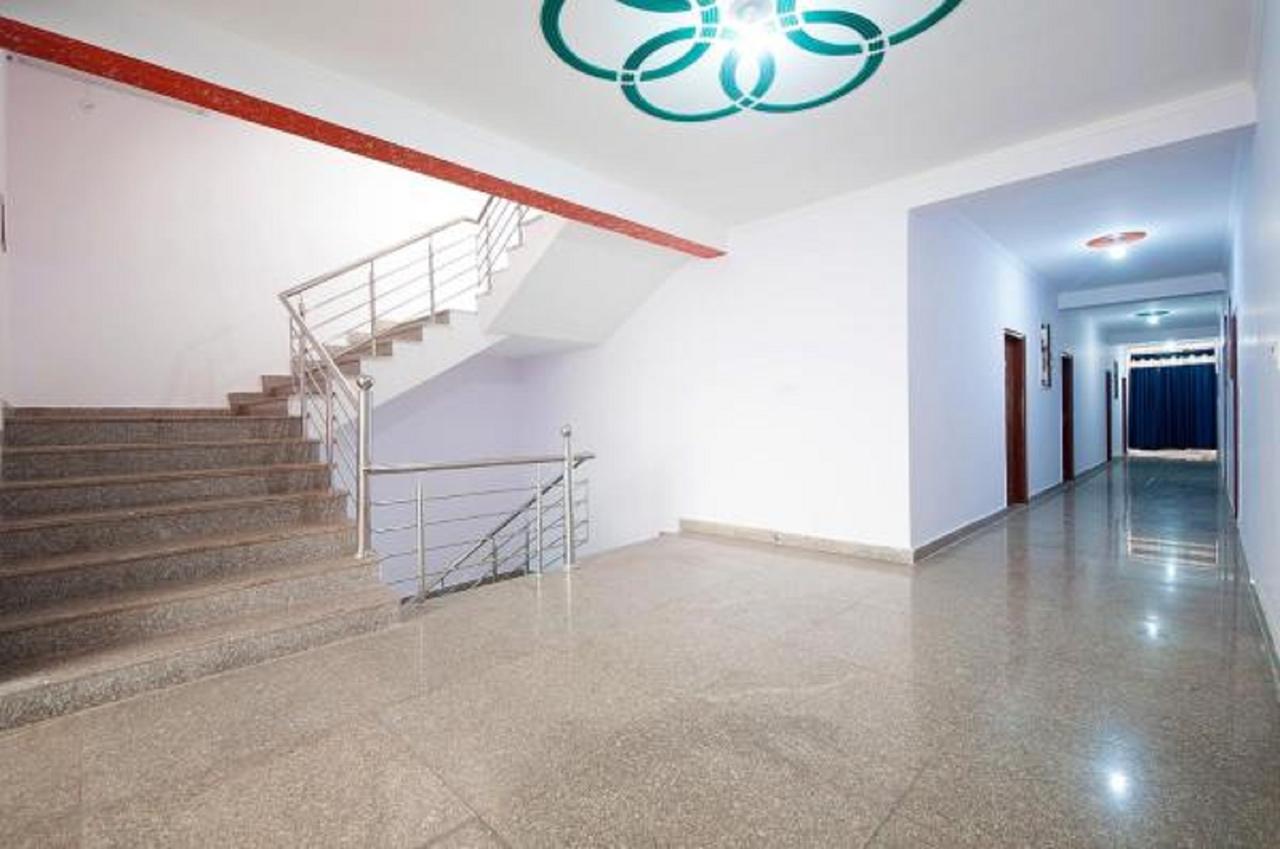 Airport Hotel Green Heights New Delhi Bagian luar foto